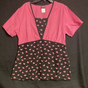 Pink Panther Womens Scrub Top Size M Short Sleeve V-Neck Pockets Pink Faces